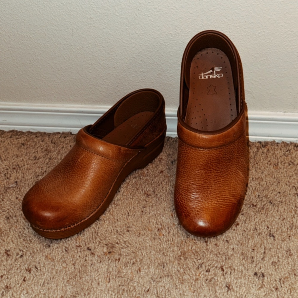Dansko - Professional - Honey Distressed Clog - 39 EU / 8.5/9 US - Medium Width